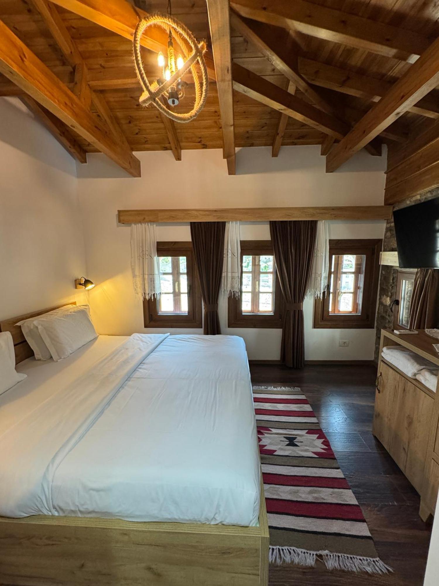Hotel Ansel Μπεράτ Εξωτερικό φωτογραφία